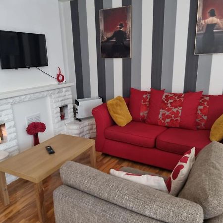 Rosewood Lodgings Special Offer For Student On Long Stay Manchester Extérieur photo