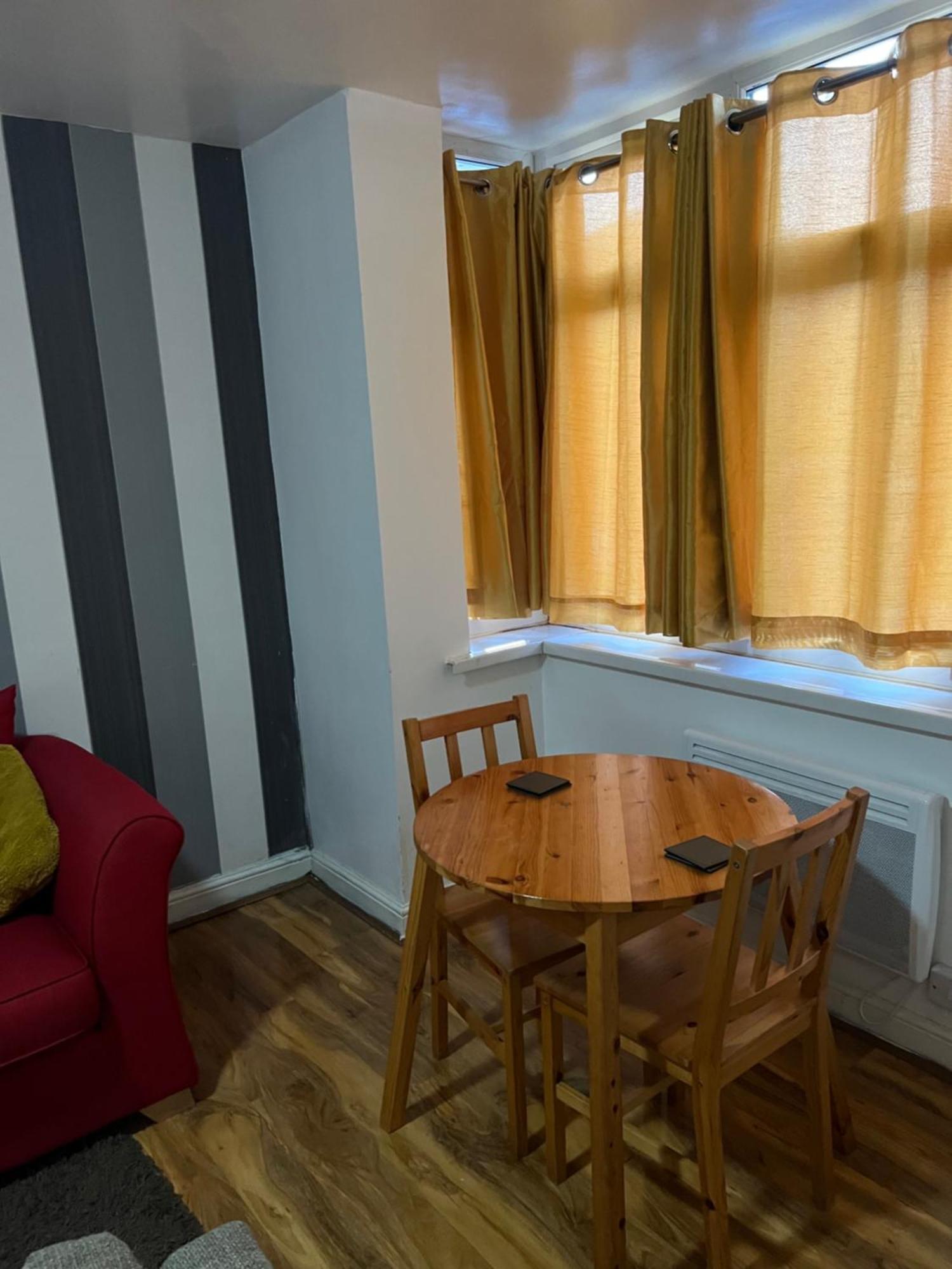 Rosewood Lodgings Special Offer For Student On Long Stay Manchester Extérieur photo